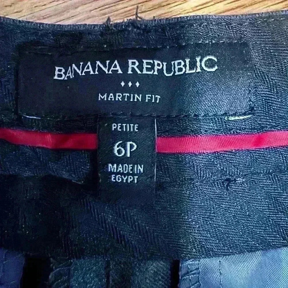 Banana Republic Ladies Gray Ankle-Fit Pants (Style: Martini) - Size 6 Petite - Picture 2 of 5